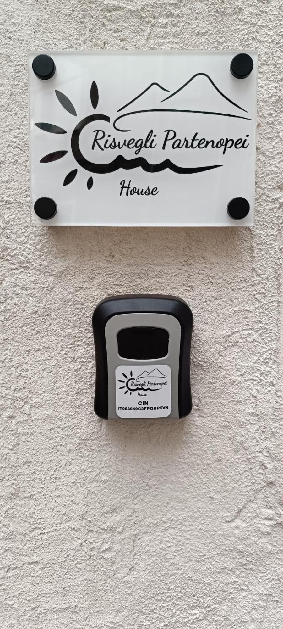 Risvegli Partenopei House نابولي المظهر الخارجي الصورة